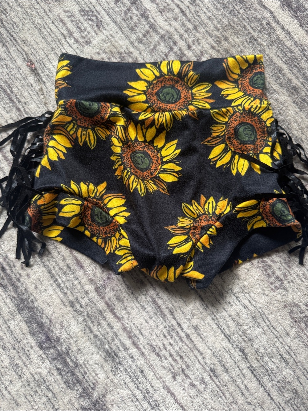 High-Waist Sunflower Print Women’s Shorts - Black & Yellow